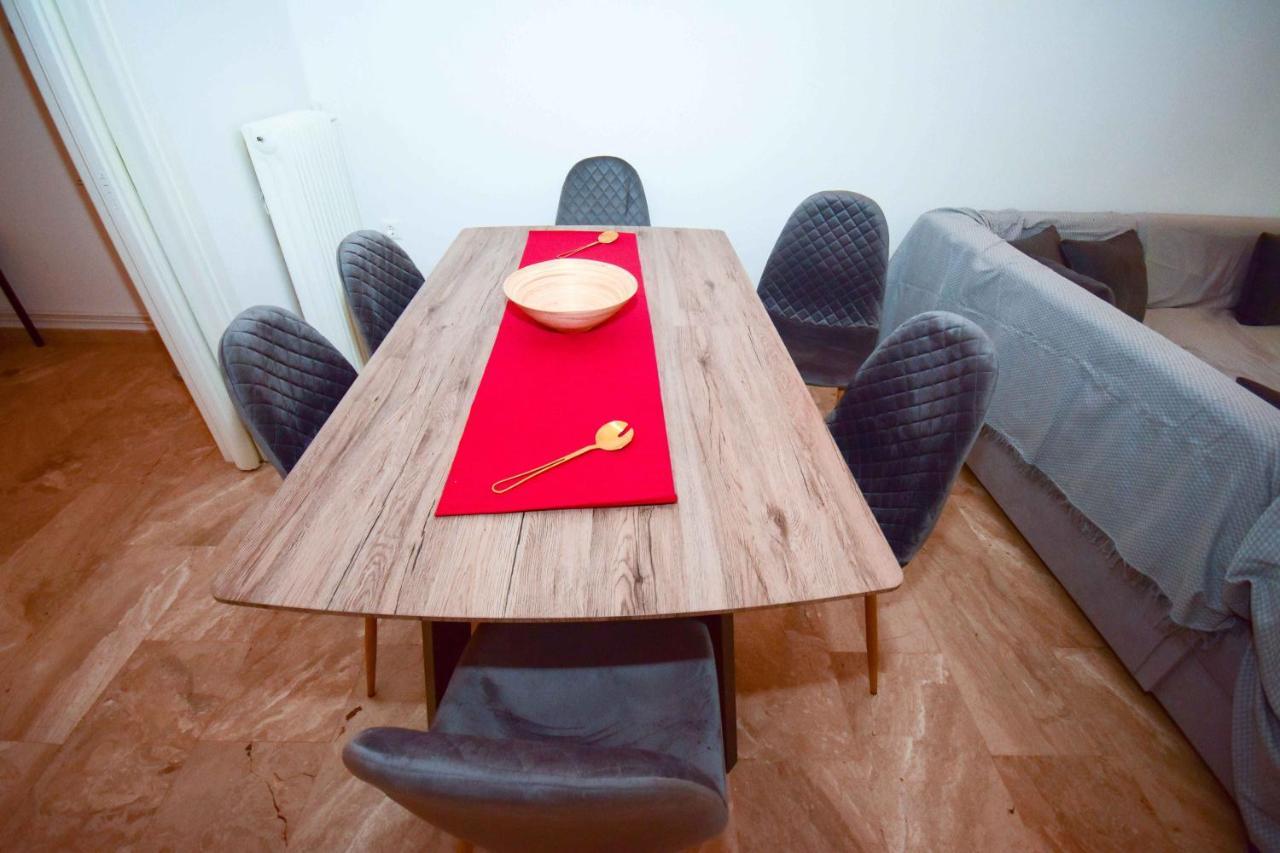 Filoxenia Apartment Atene Esterno foto