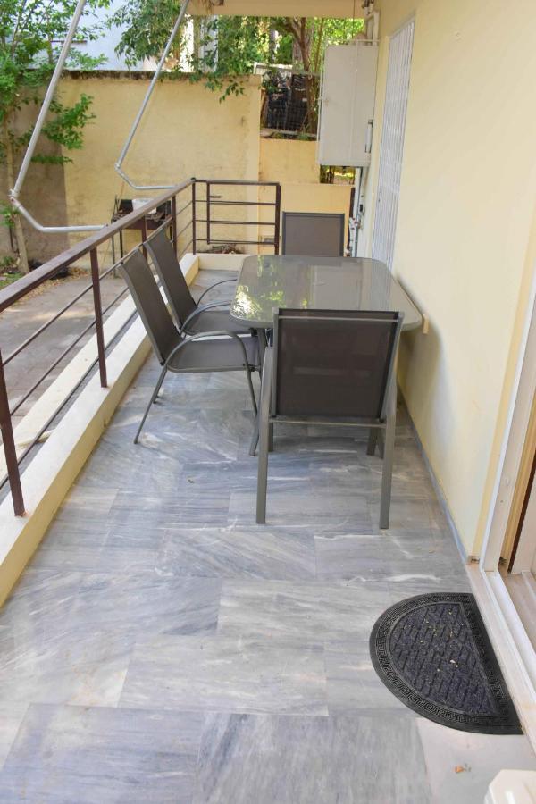 Filoxenia Apartment Atene Esterno foto